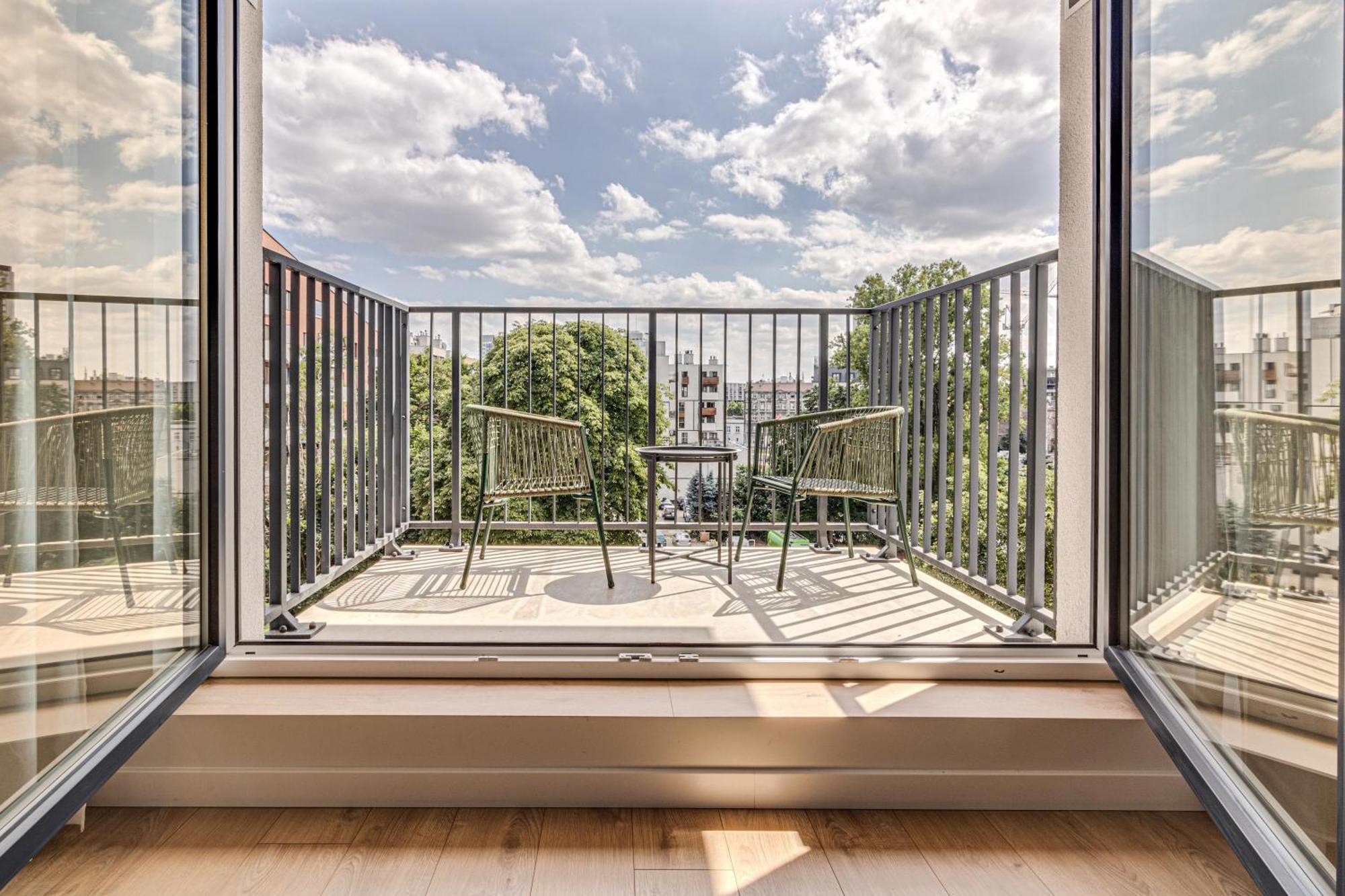 Rentplanet - Dmowskiego Apartment