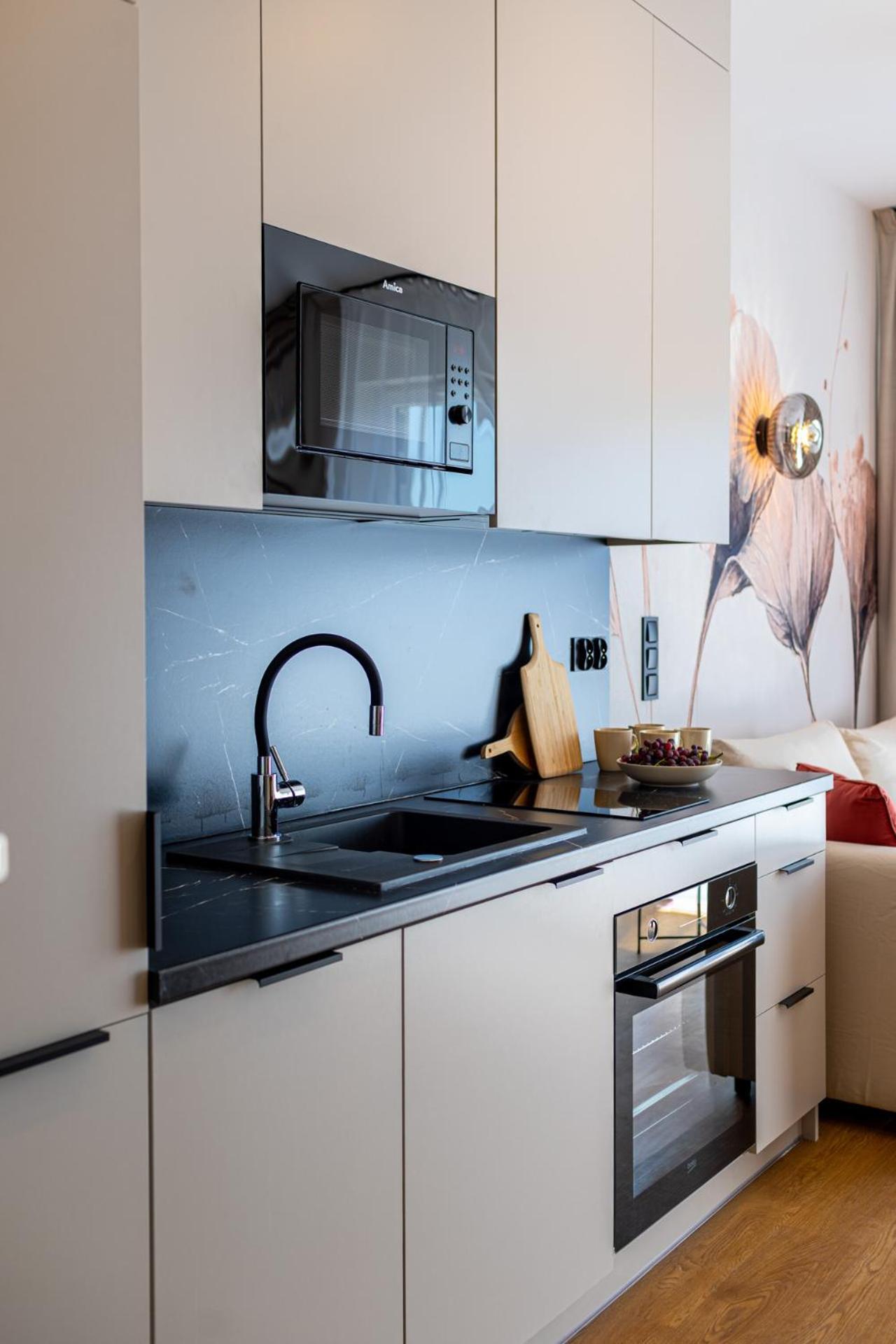 Rentplanet - Dmowskiego Apartment *